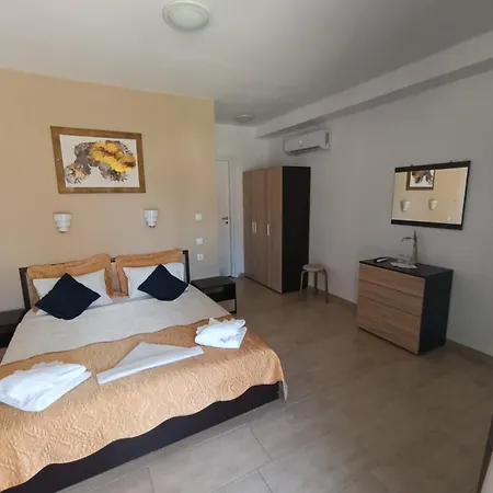 Отель Koviou Village 3*